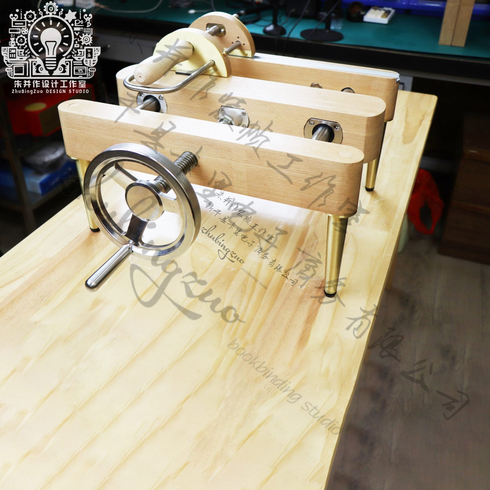 the multi-functional bookbinding tool All-in-one book binding tool